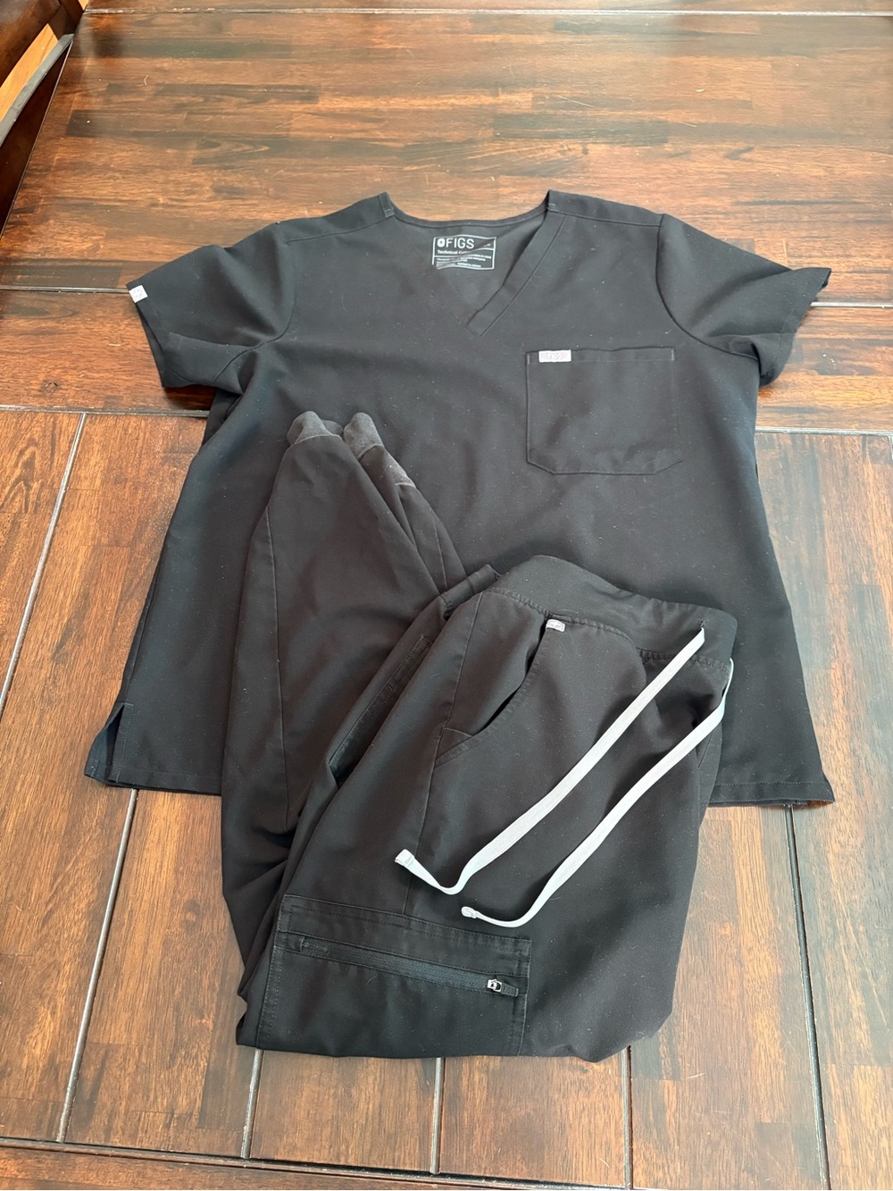 Figs Black Scrub Set, Large Petite